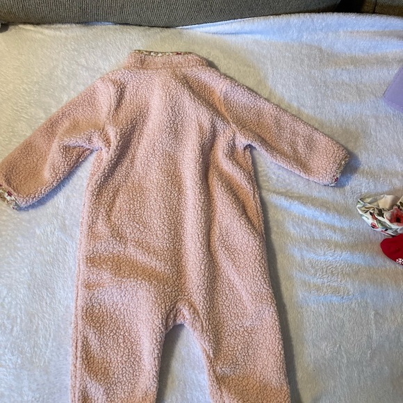 Carter’s 6 Month Sherpa One Piece with Zipper - Picture 4 of 6